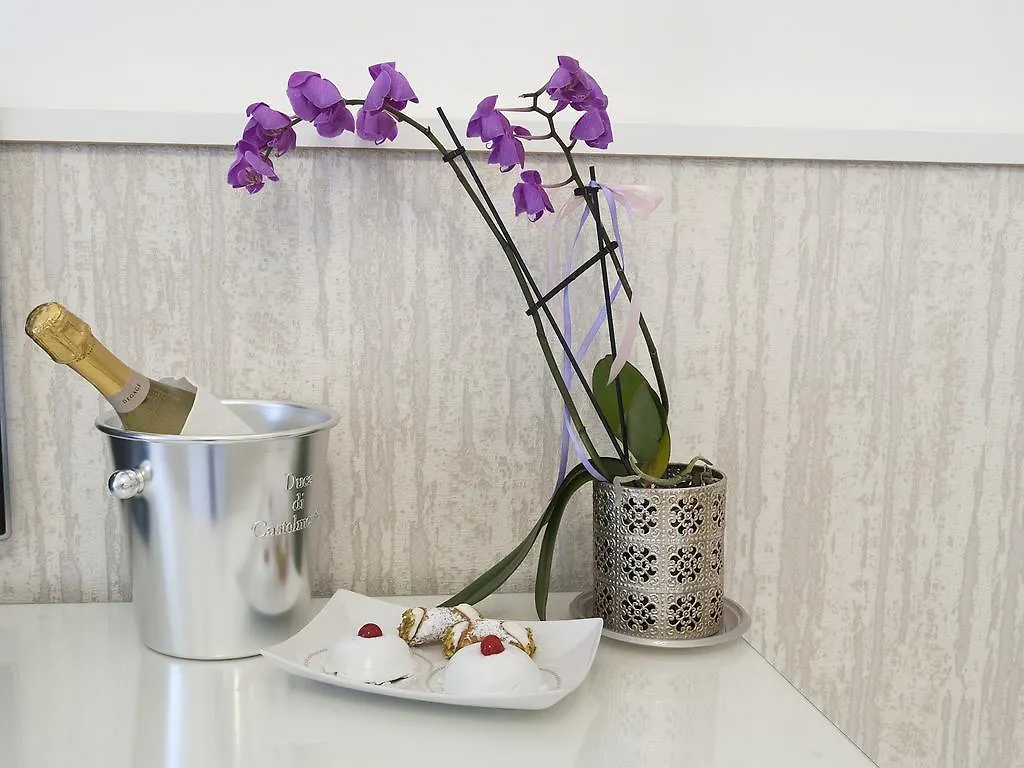 ***  Bed and Breakfast La Dimora Del Marchese CTA Italia